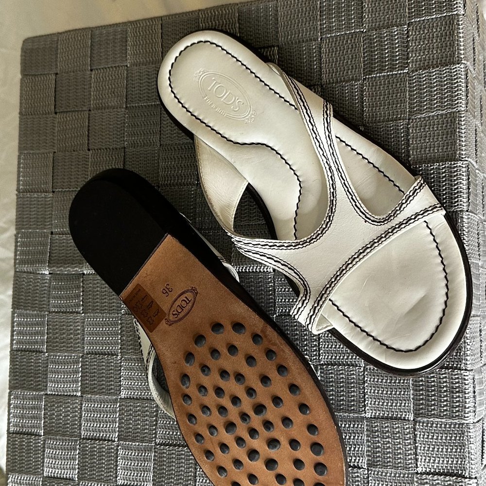 Tod's white sandal